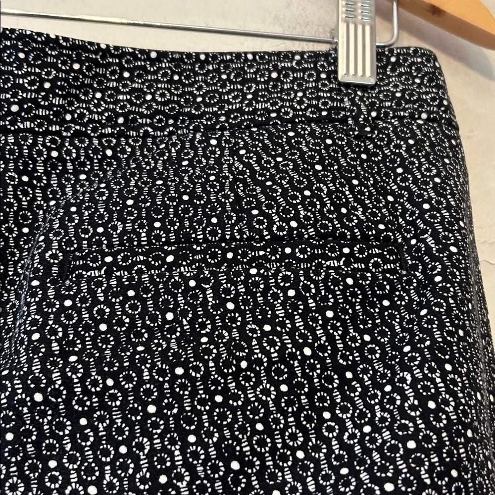 Gap black white patterned slim crop pants Size 6 EUC
